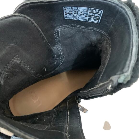 UGG Women's Kirke Suede Stacked Heel Booties Real Shearling Trim Black Size 7 - Picture 10 of 12